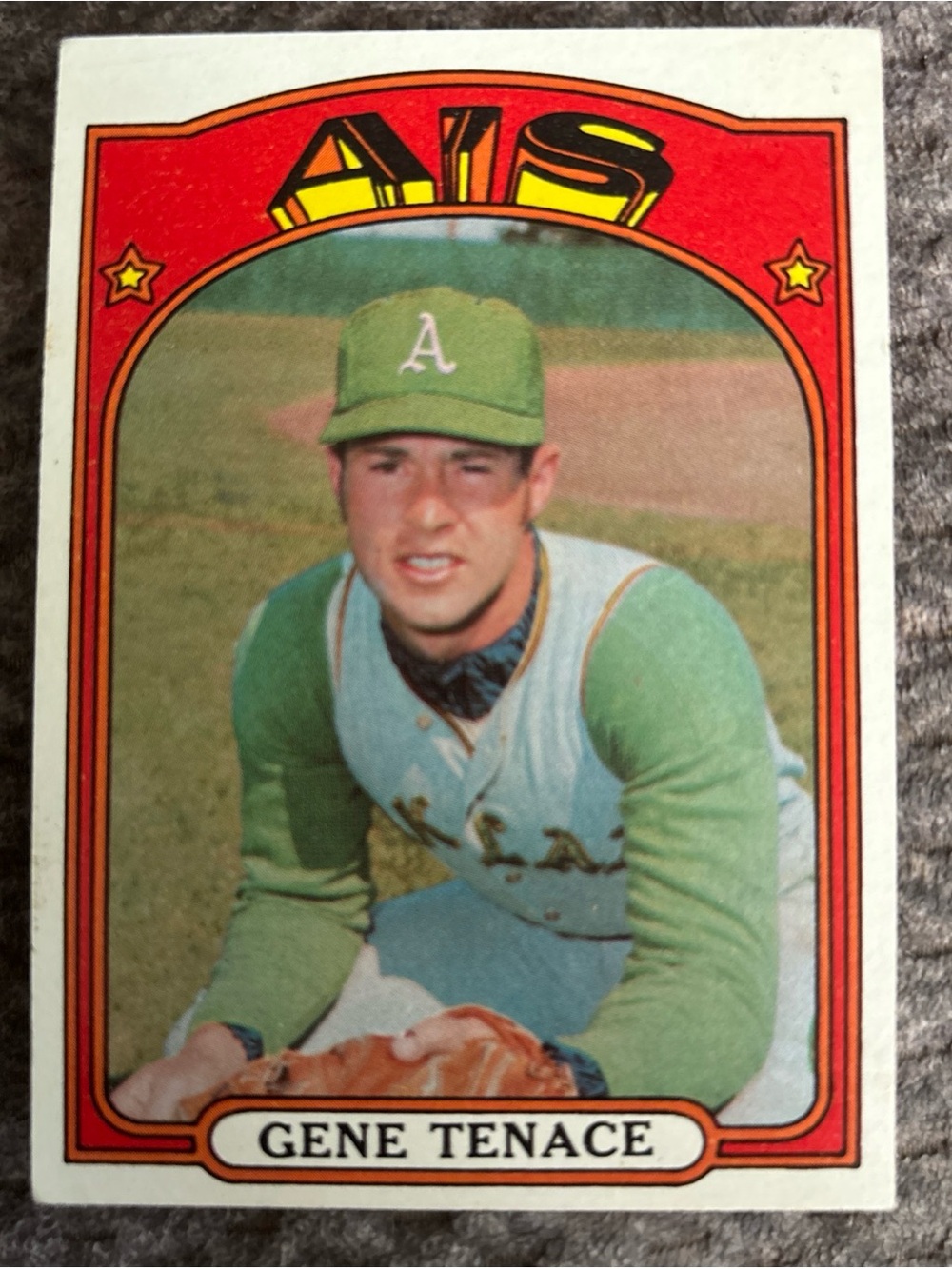 Topps Baseball Card featuring Green and Red Accents - Gene Tenace 1972